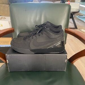 Kobe 4 Gift of Mamba